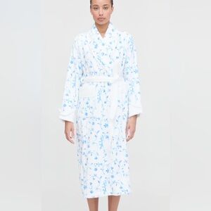 NWT Hill House Blue and White Floral Bathrobe